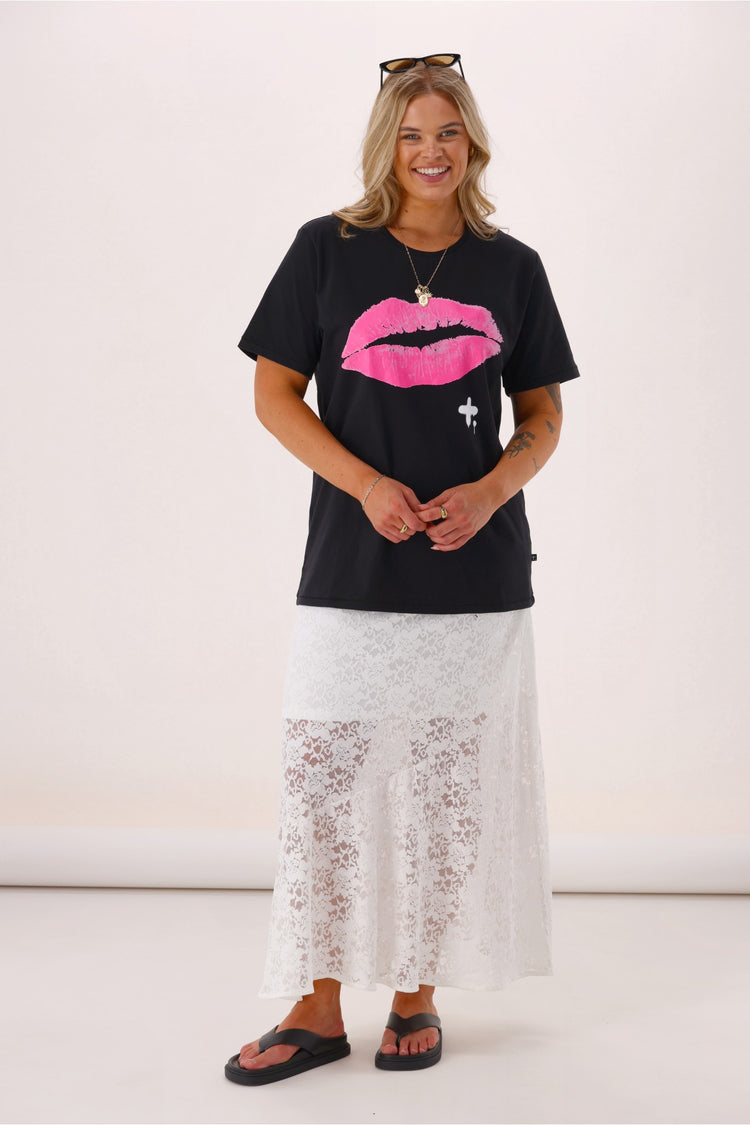 Federation Rush Tee Lips Black | Shine On NZ