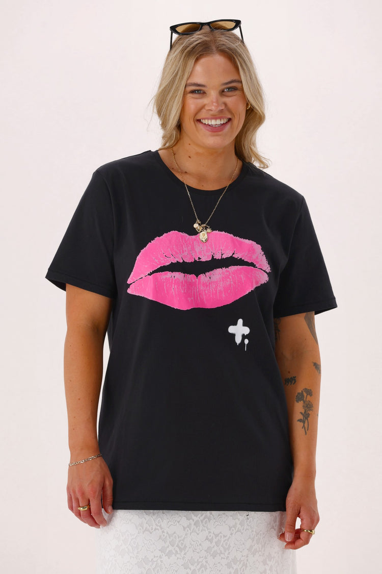 Federation Rush Tee Lips Black | Shine On NZ