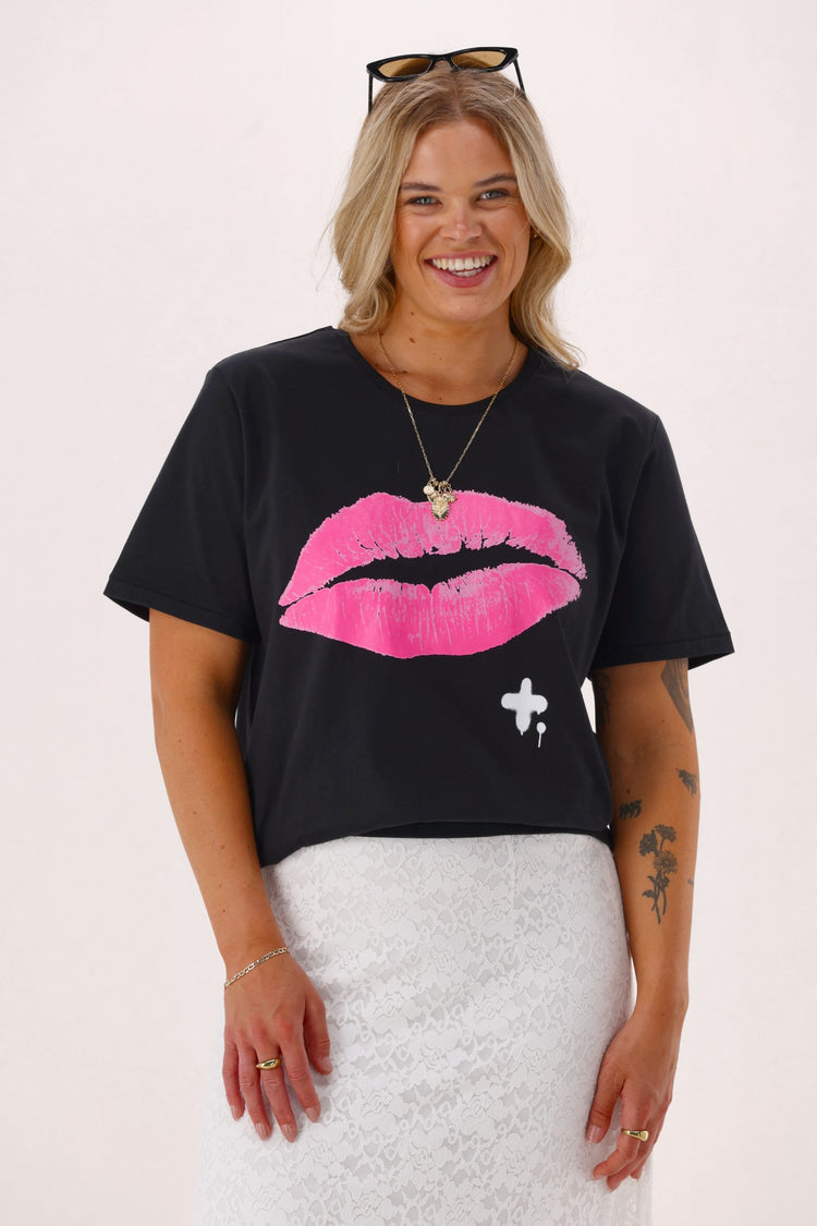 Federation Rush Tee Lips Black | Shine On NZ